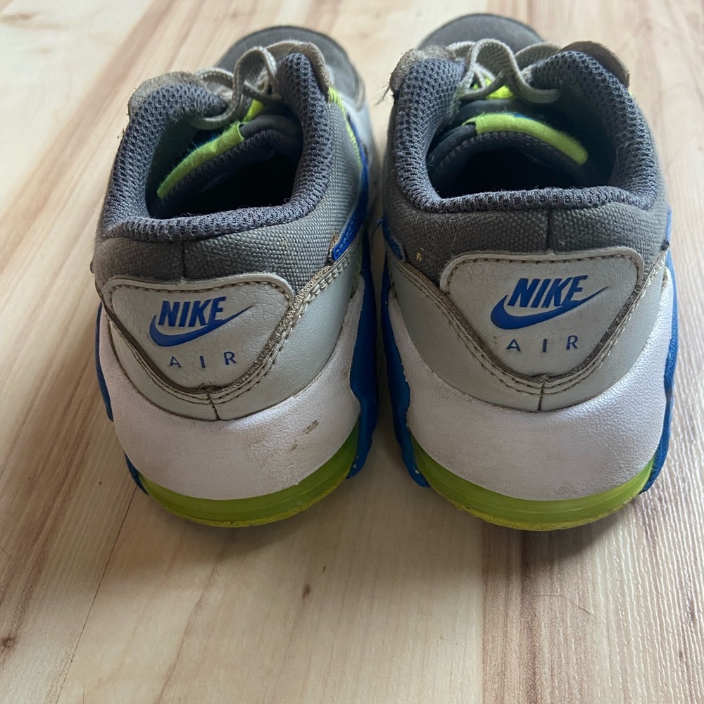 Boys size 12 Nike air max